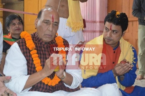 Rajnath Singh offers prayers to Goddess Durga, seeks blessing for Election Rajnath Singh offers prayers to Goddess Durga, seeks blessing for Election